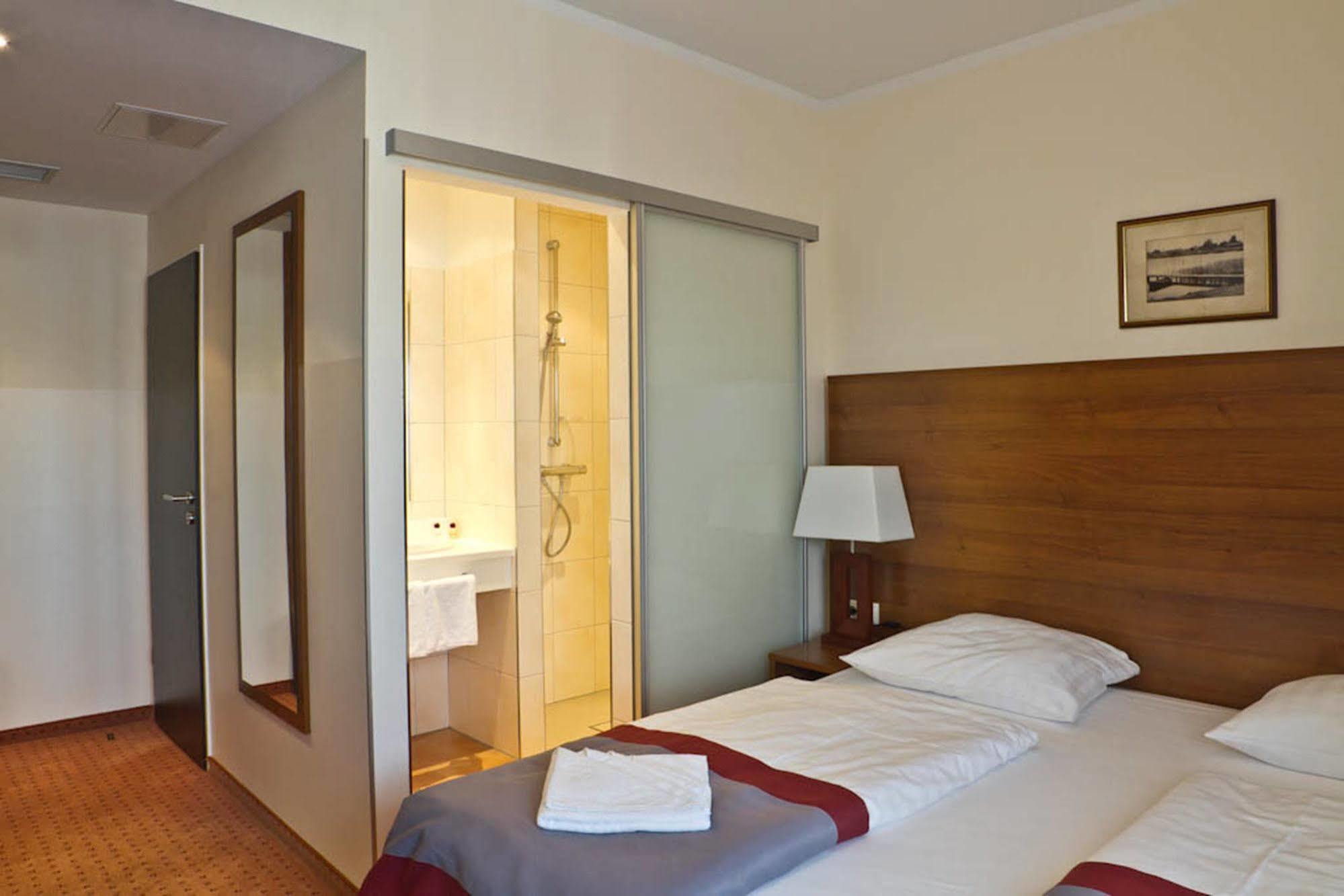 Ivbergs Hotel Messe Nord เบอร์ลิน ภายนอก รูปภาพ